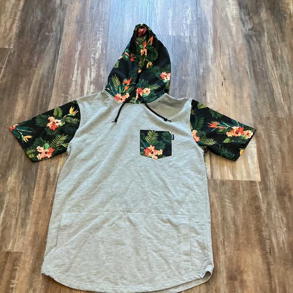 Empyre Gray Short Sleeve Hoodie with Floral Design